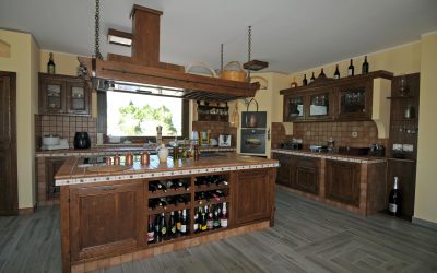 Eleganza in Finta Muratura: Rinnova la Tua Cucina